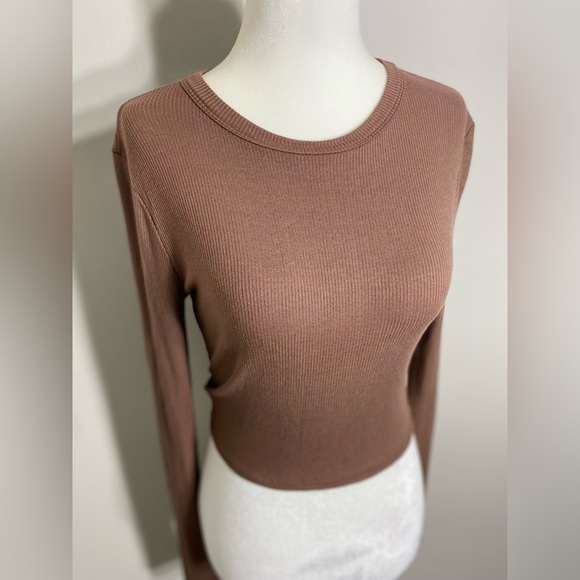 Large naked wardrobe LH Brown Tan Ribbed Long Sleeve Cropped Shirt - Picture 3 of 6